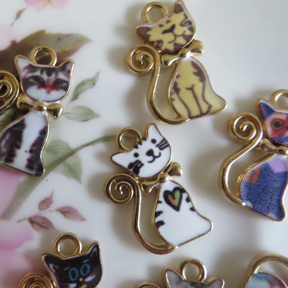 SET 10 Cat Charms Gold Tone Metal (F95) - Picture 3 of 4